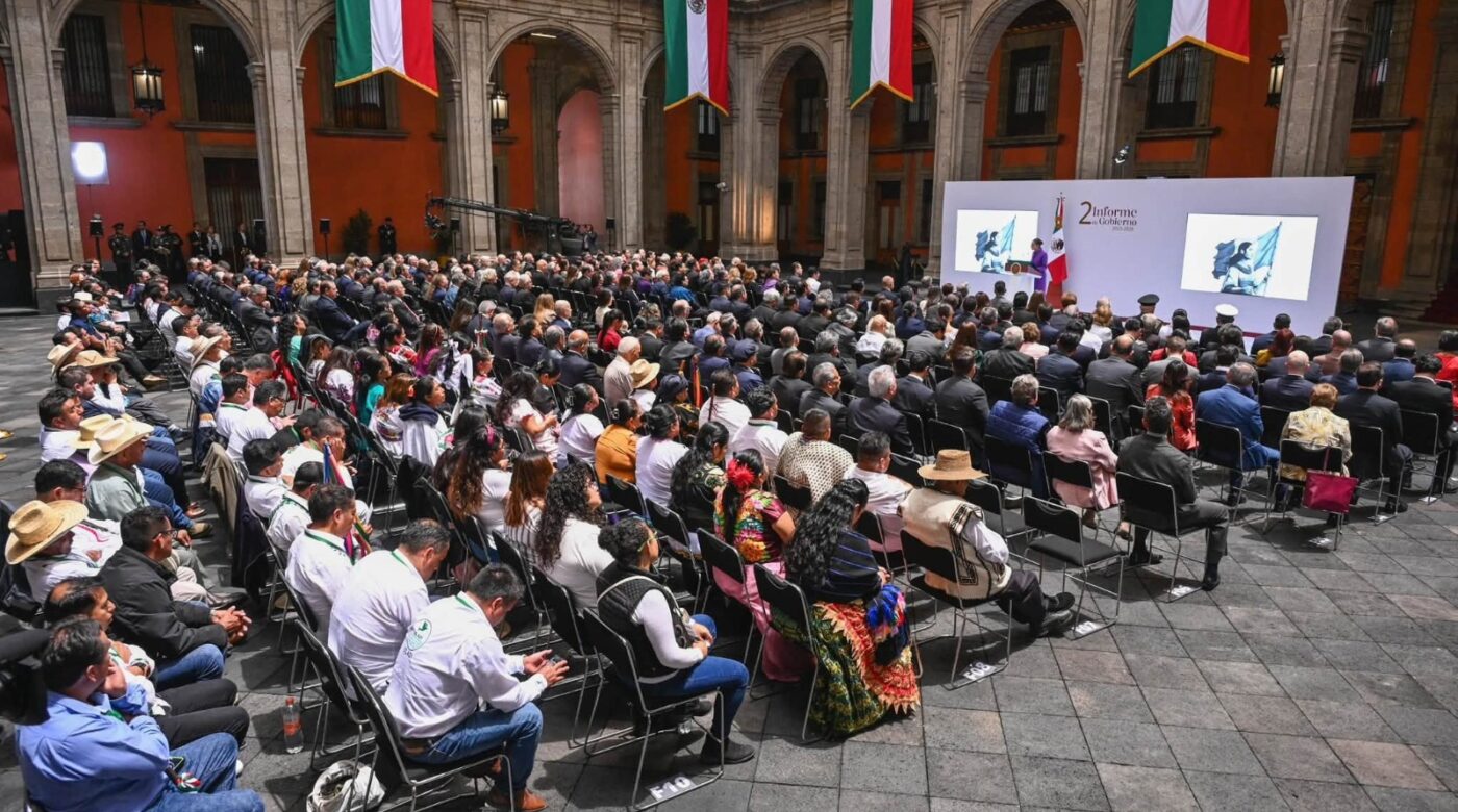 Asistentes al Segundo Informe de Gobierno en Palacio Nacional