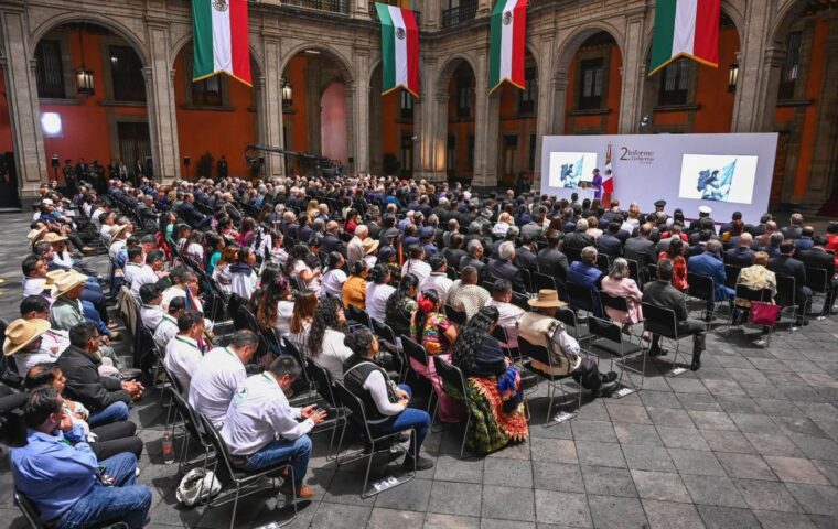 Asistentes al Segundo Informe de Gobierno en Palacio Nacional